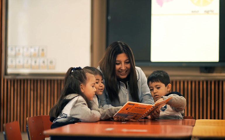 IA educativa segura para colegios y docentes | Seven AI